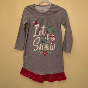 So girls size 7/8 Christmas nightgown three-quarter length sleeve used